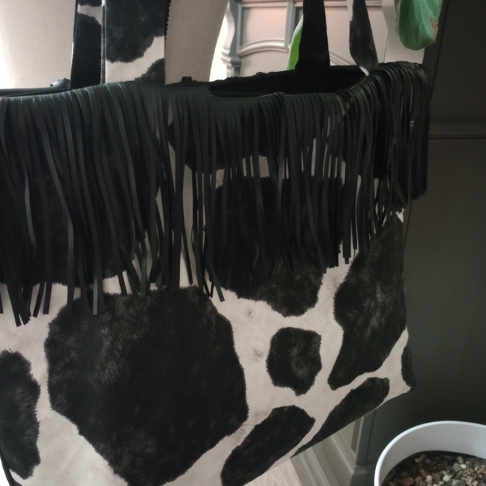 Black and White Fringe Tote Bag - Picture 9 of 13